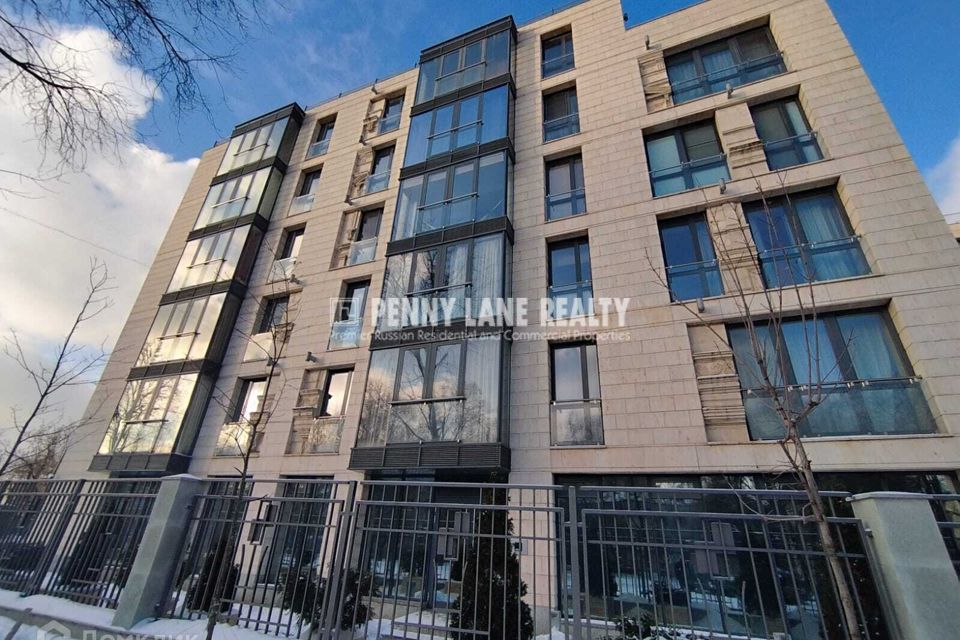 Продаётся 7-комнатная квартира, 348 м²