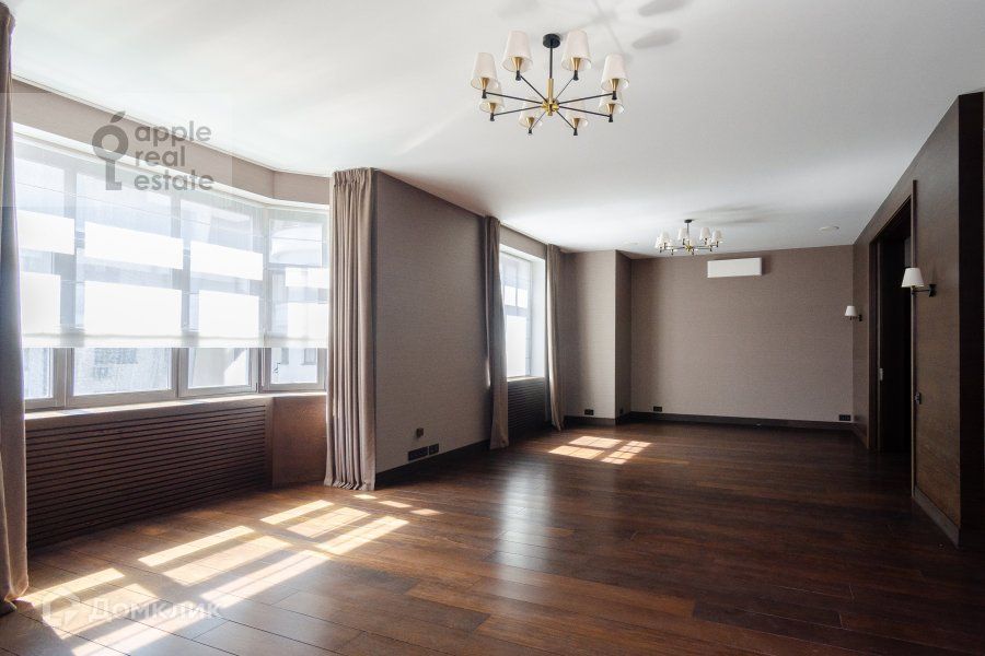 Сдаётся 3-комнатная квартира, 260 м²