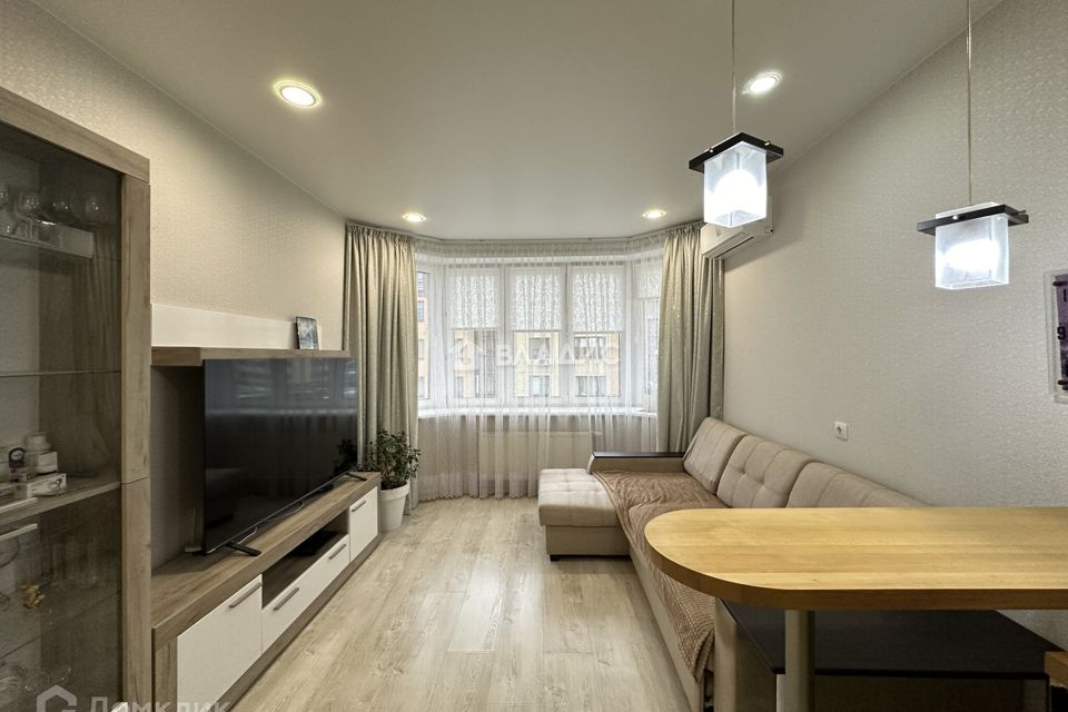 Продаётся 1-комнатная квартира, 41.76 м²