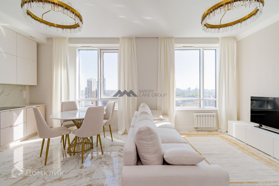 Продаётся 4-комнатная квартира, 100 м²