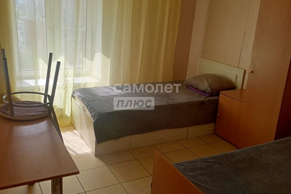 Сдаётся 7-комнатная квартира, 240 м²