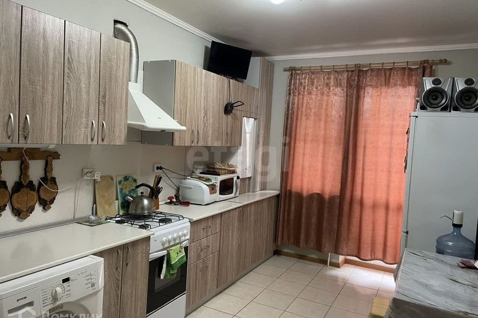 Продаётся 1-комнатная квартира, 42 м²
