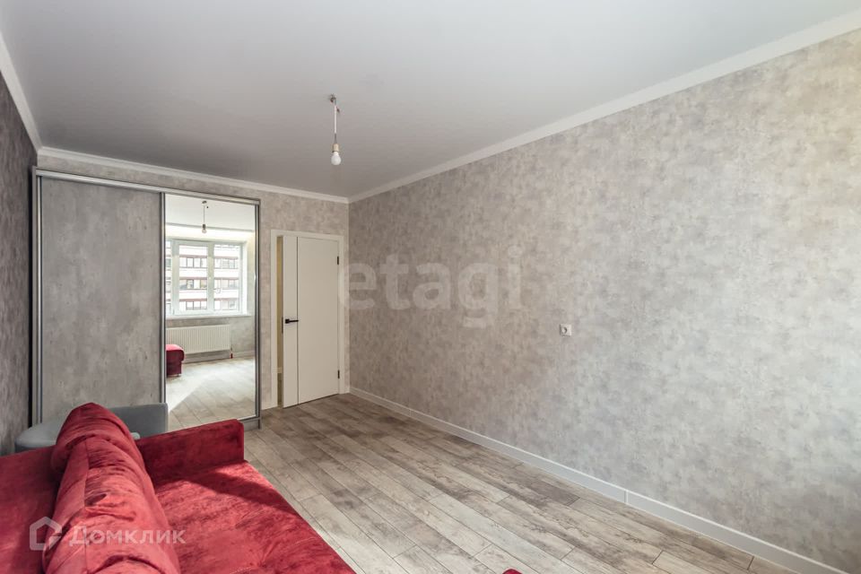 Продаётся 1-комнатная квартира, 43 м²