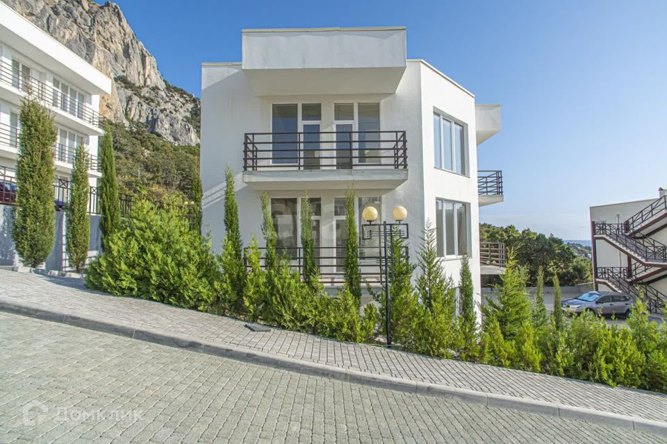 Продаётся 2-комнатная квартира, 61.9 м²