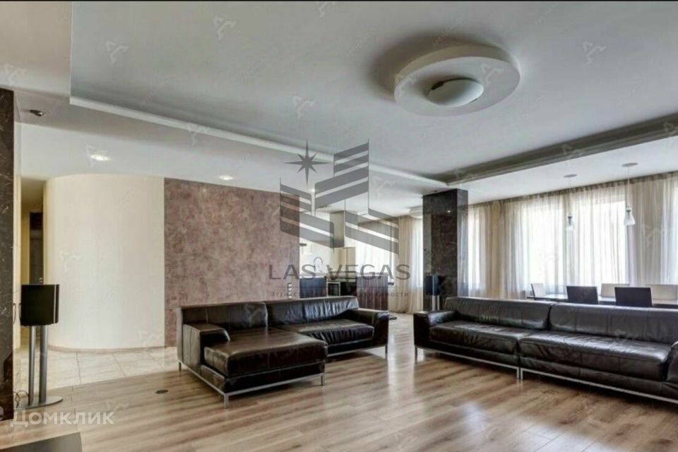 Сдаётся 3-комнатная квартира, 172 м²