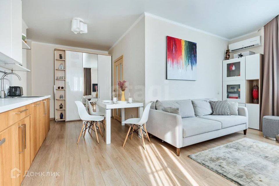 Продаётся 1-комнатная квартира, 42.8 м²