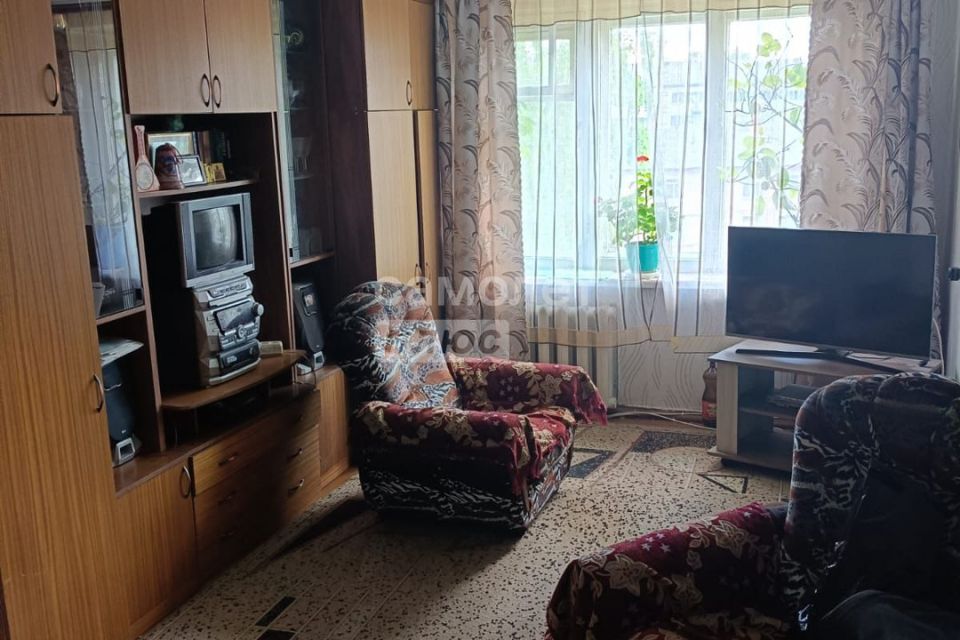 Продаётся 4-комнатная квартира, 62.2 м²