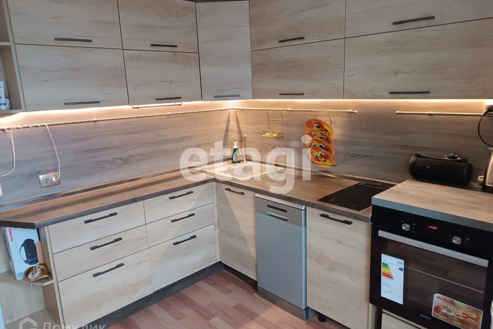 Сдаётся 2-комнатная квартира, 62 м²