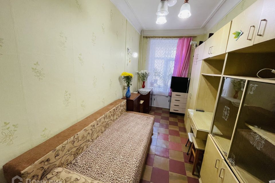 Продаётся комната в 17-комн. квартире, 12.1 м²