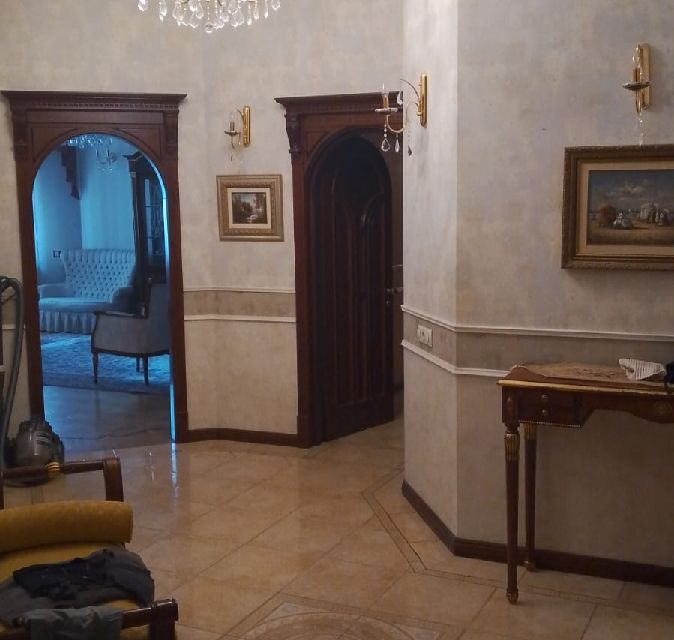 Продаётся 4-комнатная квартира, 135 м²