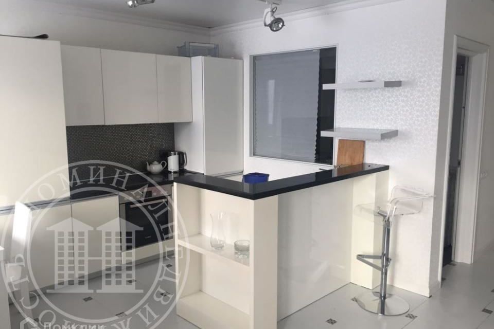 Сдаётся 2-комнатная квартира, 70 м²