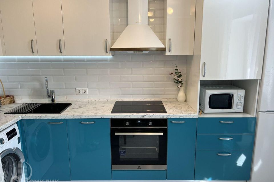 Сдаётся 1-комнатная квартира, 51 м²