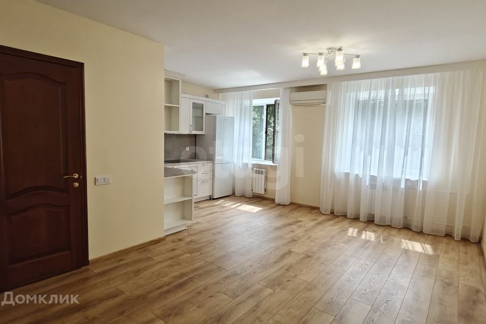 Продаётся 1-комнатная квартира, 47.6 м²