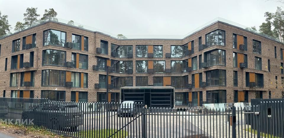 Продаётся 3-комнатная квартира, 106.3 м²