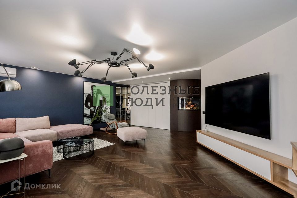 Продаётся 3-комнатная квартира, 163 м²