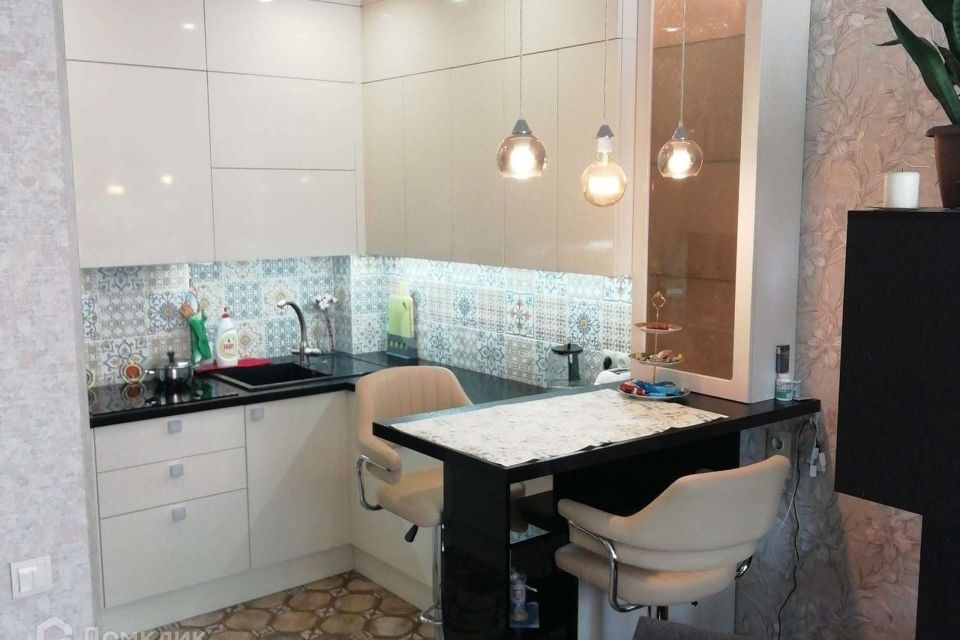 Продаётся 1-комнатная квартира, 42 м²