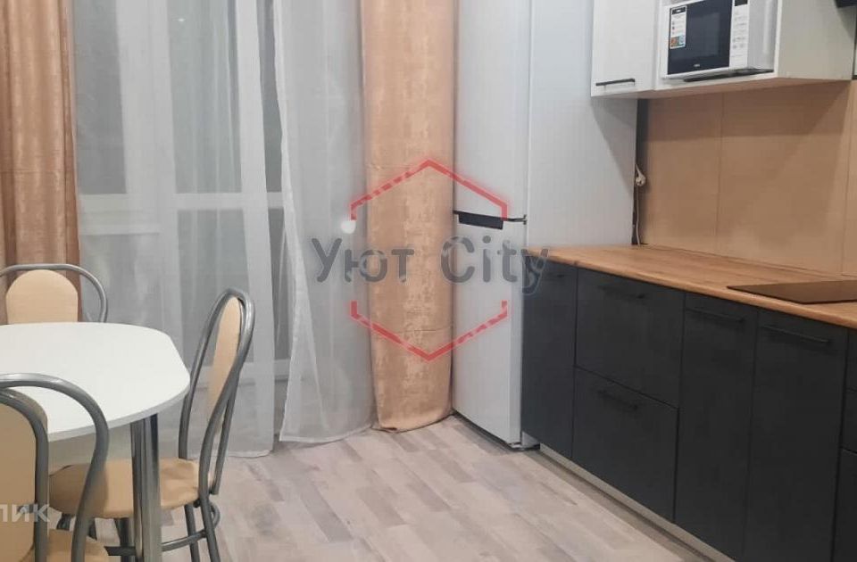 Сдаётся 1-комнатная квартира, 38 м²