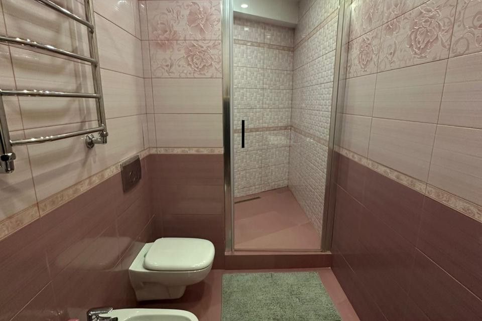 Продаётся 6-комнатная квартира, 255 м²
