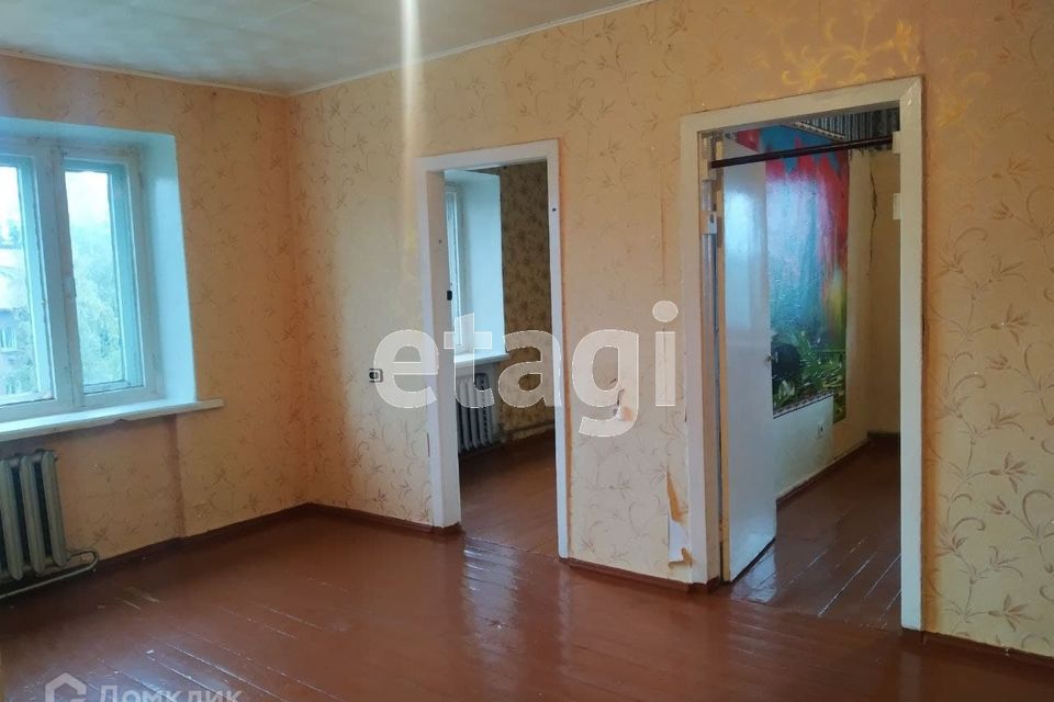 Продаётся 4-комнатная квартира, 61 м²