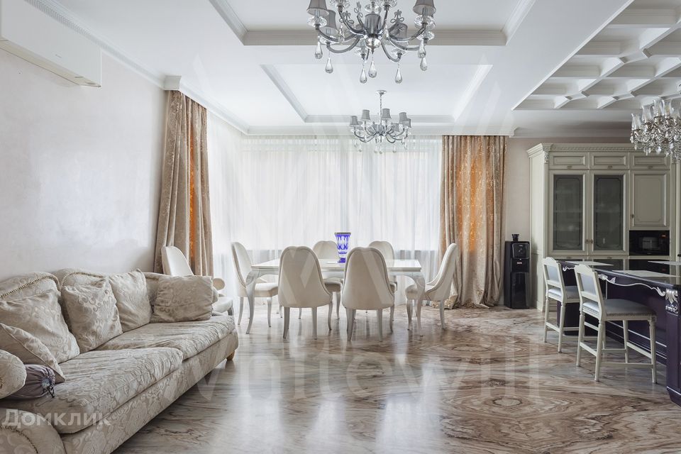 Продаётся 4-комнатная квартира, 170 м²
