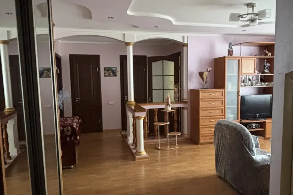 Продаётся 4-комнатная квартира, 74 м²