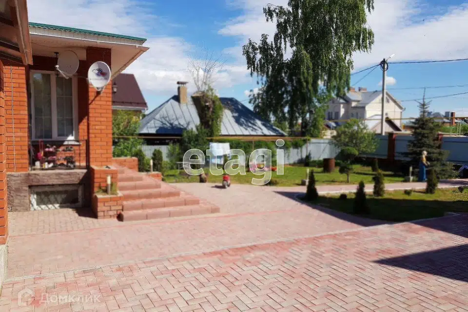 Продаётся 3-этажный дом, 360 м²