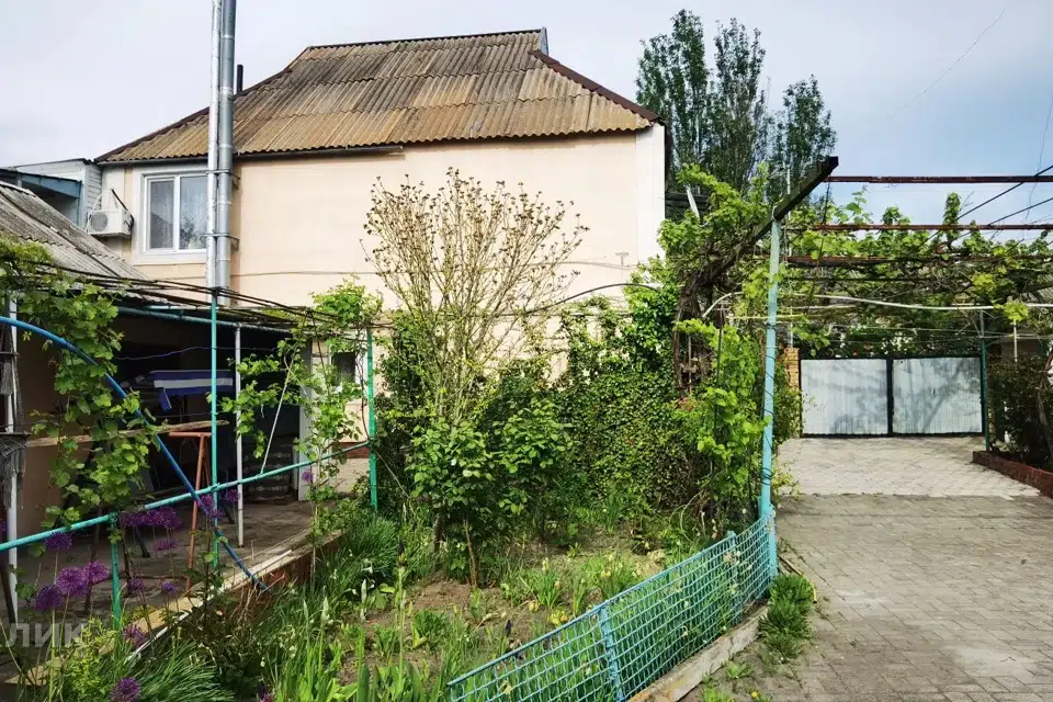 Продаётся 2-этажный дом, 180 м²