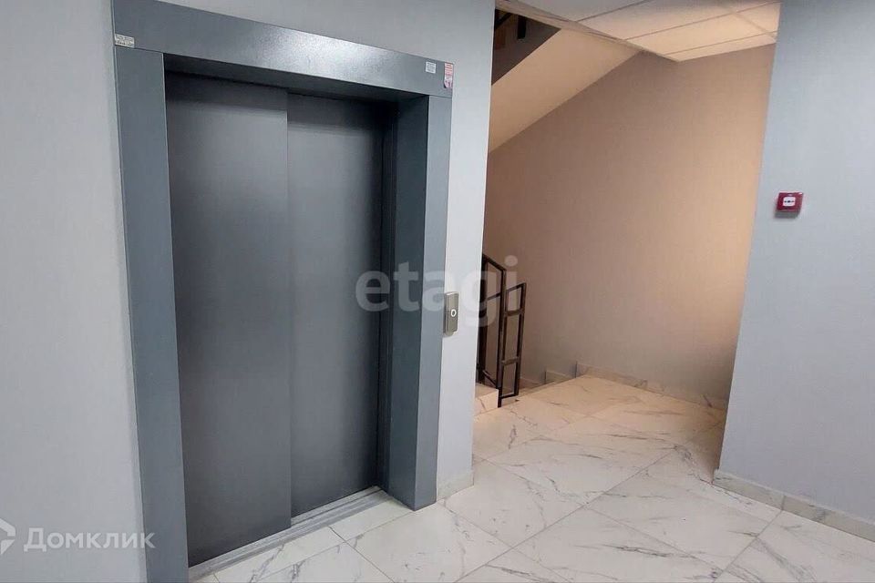 Продаётся 1-комнатная квартира, 43 м²