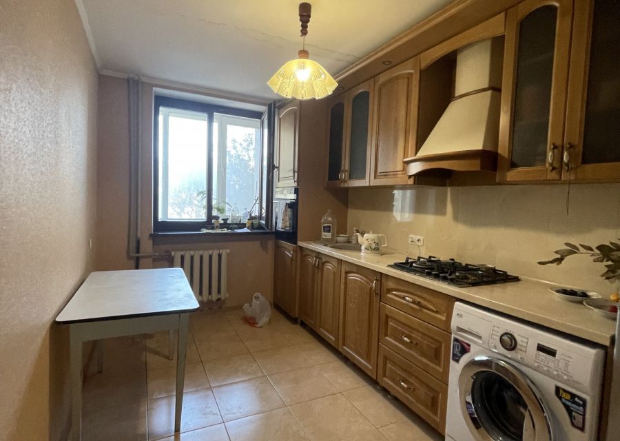 Продаётся 4-комнатная квартира, 90 м²