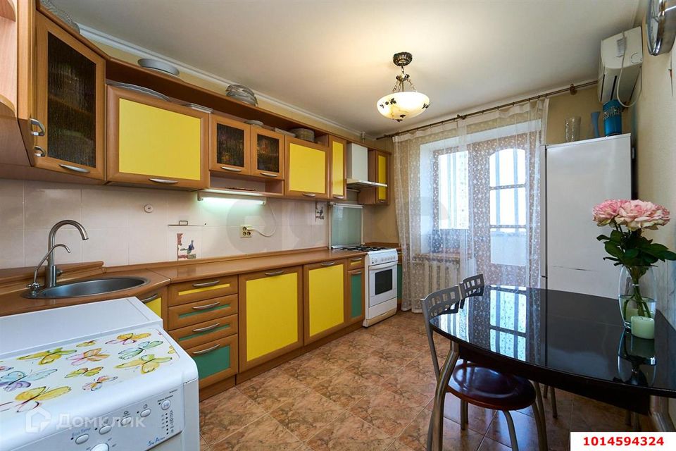 Продаётся 3-комнатная квартира, 68.3 м²