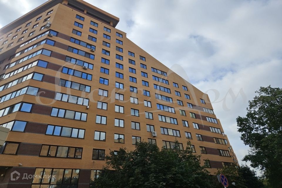 Продаётся 4-комнатная квартира, 159 м²