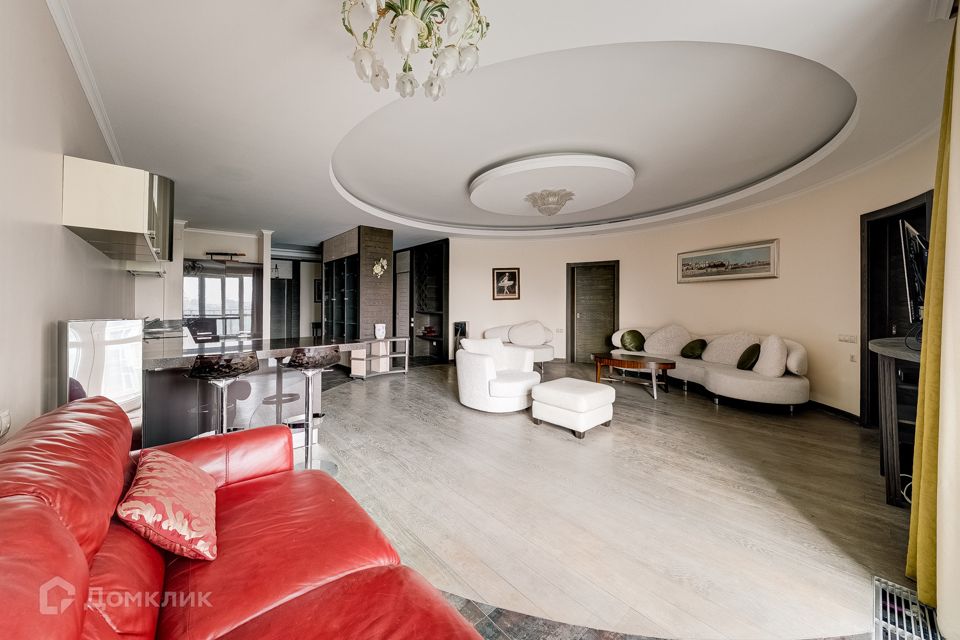 Продаётся 1-комнатная квартира, 112 м²