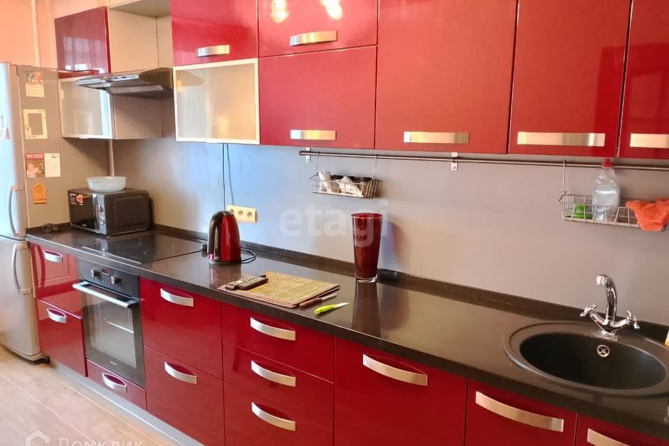 Продаётся 4-комнатная квартира, 77.8 м²