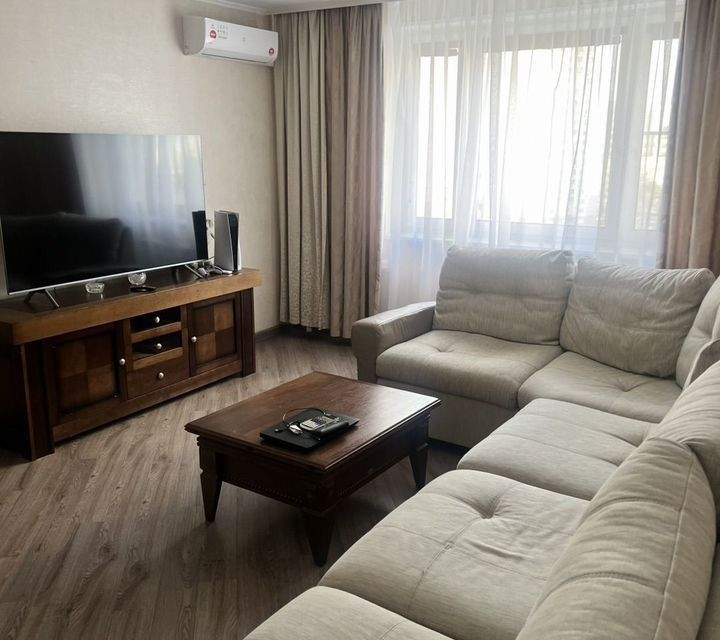 Продаётся 4-комнатная квартира, 97.5 м²
