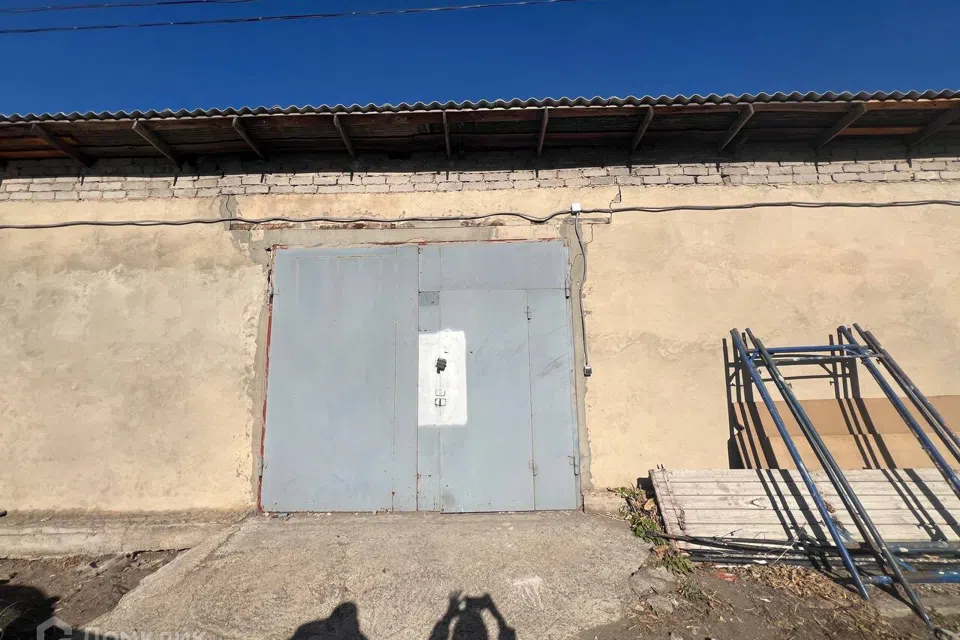 Сдаётся машиноместо, 100 м²