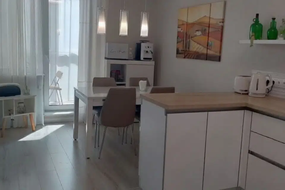 Продаётся 2-комнатная квартира, 79 м²