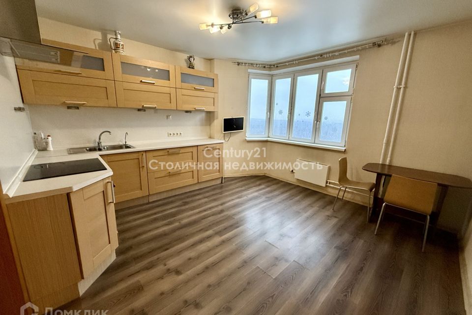 Продаётся 2-комнатная квартира, 90.7 м²