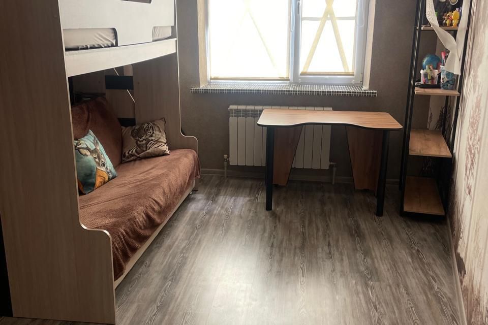 Продаётся 4-комнатная квартира, 106 м²