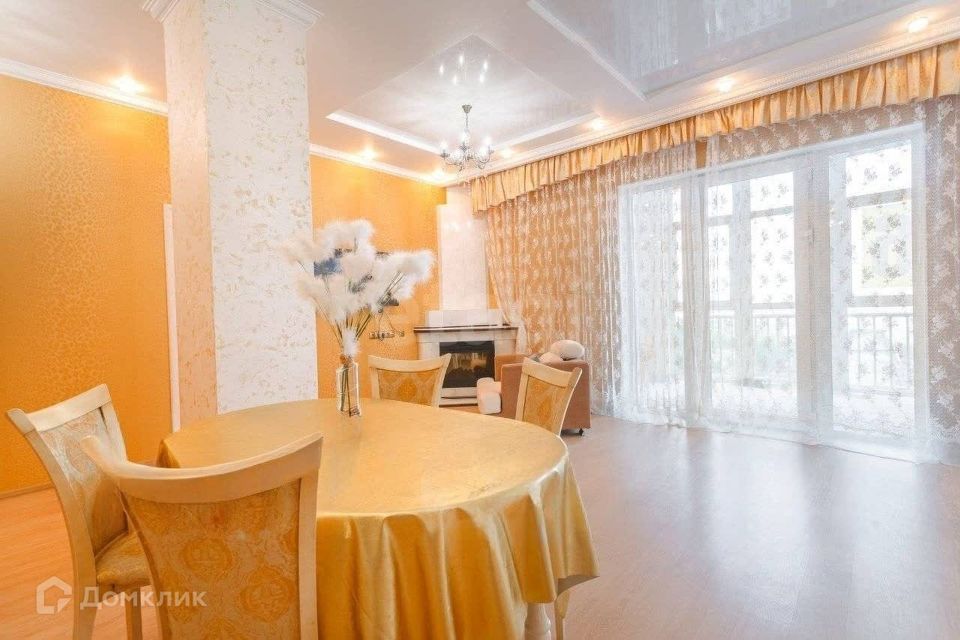 Сдаётся 3-комнатная квартира, 131.2 м²