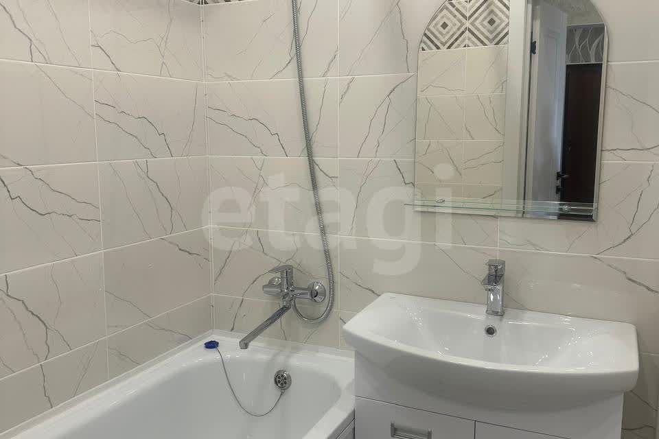 Продаётся 2-комнатная квартира, 66.7 м²
