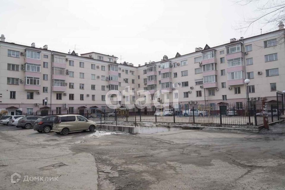 Продаётся 4-комнатная квартира, 141.2 м²