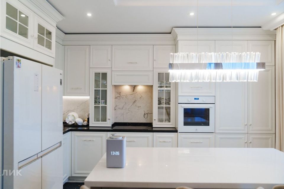Продаётся 3-комнатная квартира, 120 м²