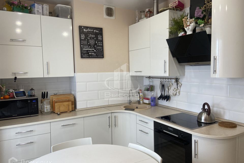 Продаётся 1-комнатная квартира, 40.7 м²