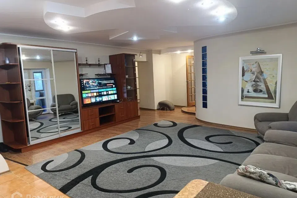 Продаётся 4-комнатная квартира, 109.3 м²