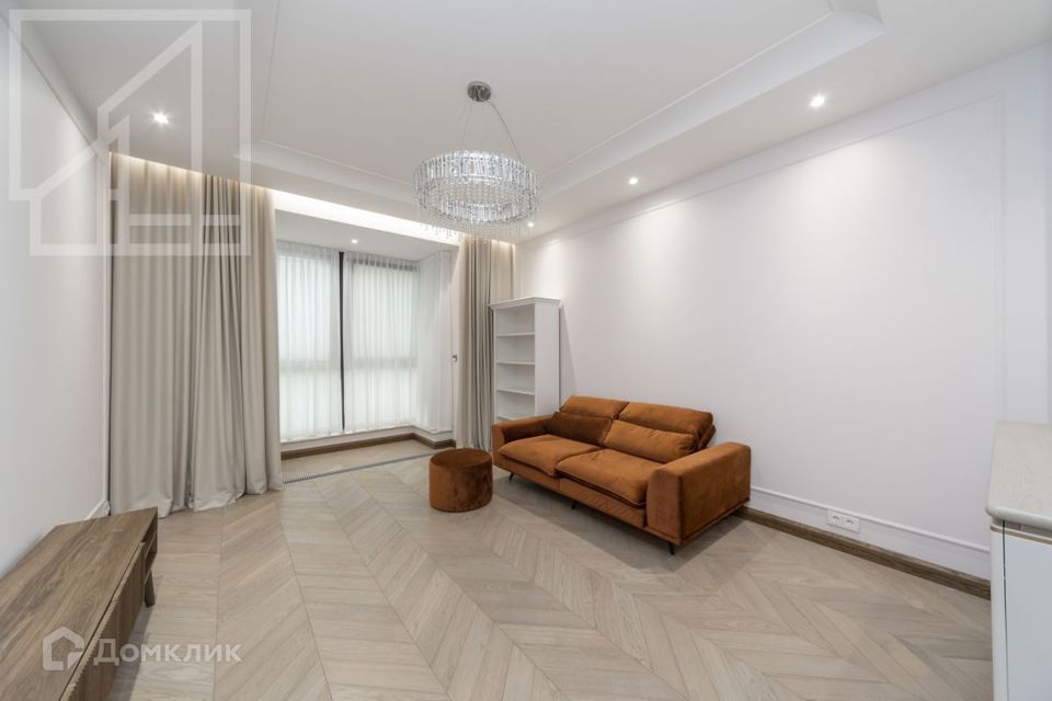 Сдаётся 3-комнатная квартира, 131 м²