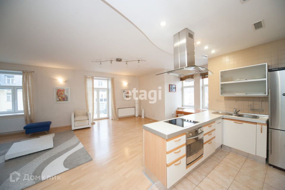 Продаётся 3-комнатная квартира, 93.2 м²