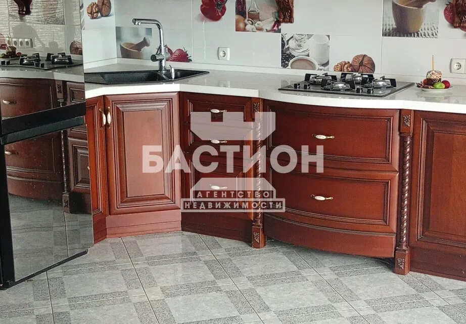 Продаётся 2-этажный дом, 235.5 м²
