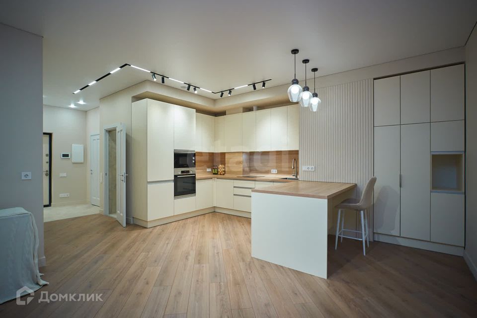 Продаётся 1-комнатная квартира, 63.9 м²