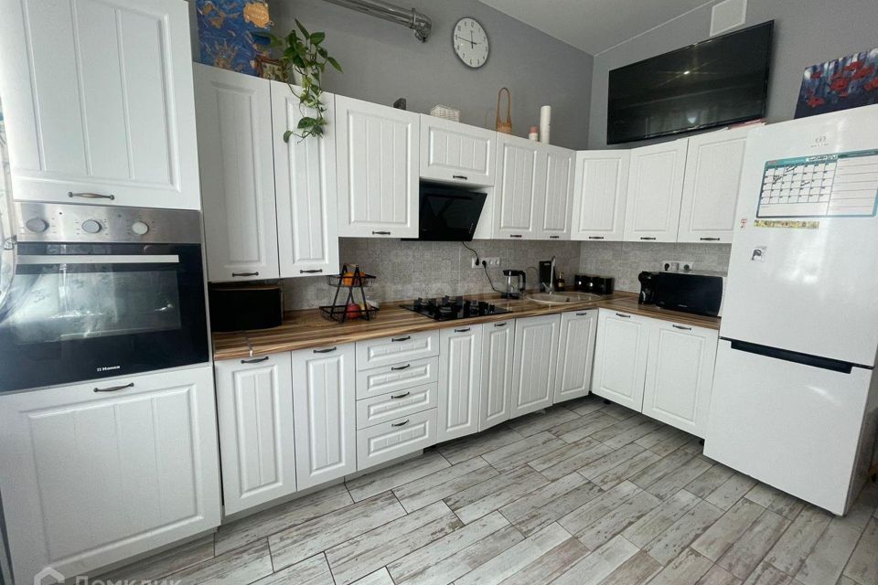 Продаётся 1-комнатная квартира, 43 м²