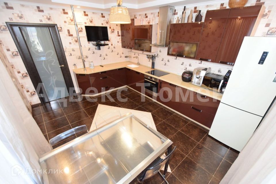 Продаётся 3-комнатная квартира, 100.6 м²